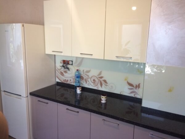 IMG-bcb73bbf76920493a6e42d20f1234cda-V